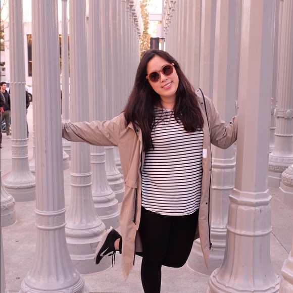 Meet your Posher! - Picture 3 of 5